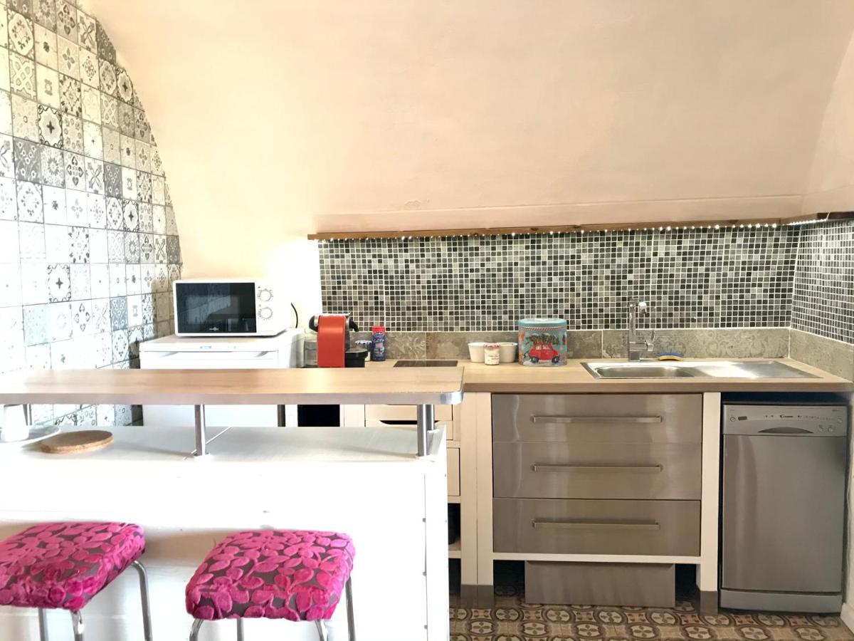 Studio De Charme Avec Grande Terrasse Vue Mer 르카스틀레 외부 사진